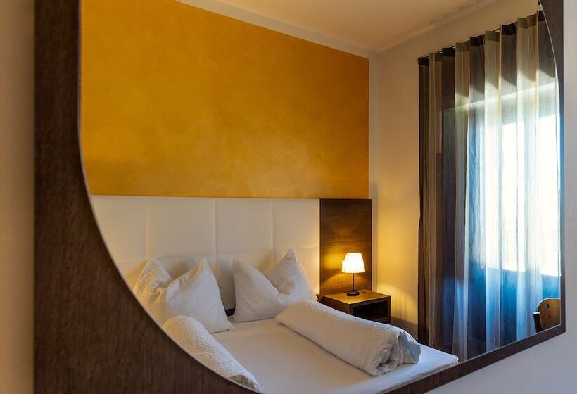 Triple Room Sea View, Villa Ginevra Resort Agrituristico