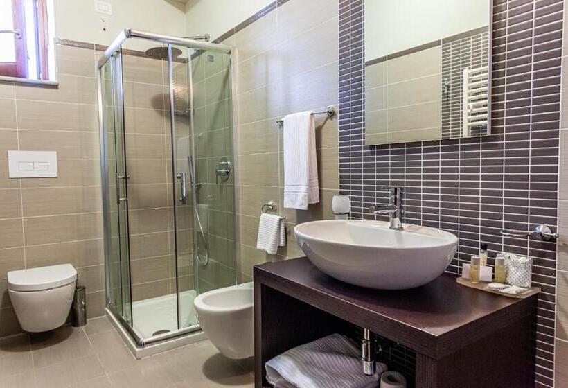 スタンダード４人部屋, Villa Ginevra Resort Agrituristico