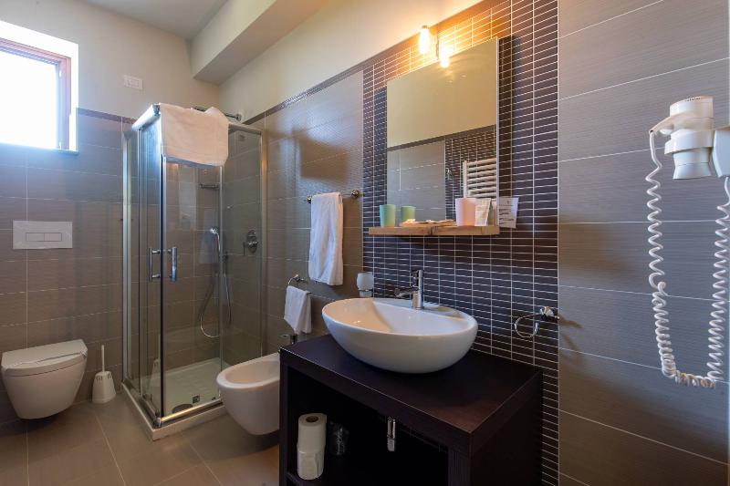 スタンダード４人部屋, Villa Ginevra Resort Agrituristico