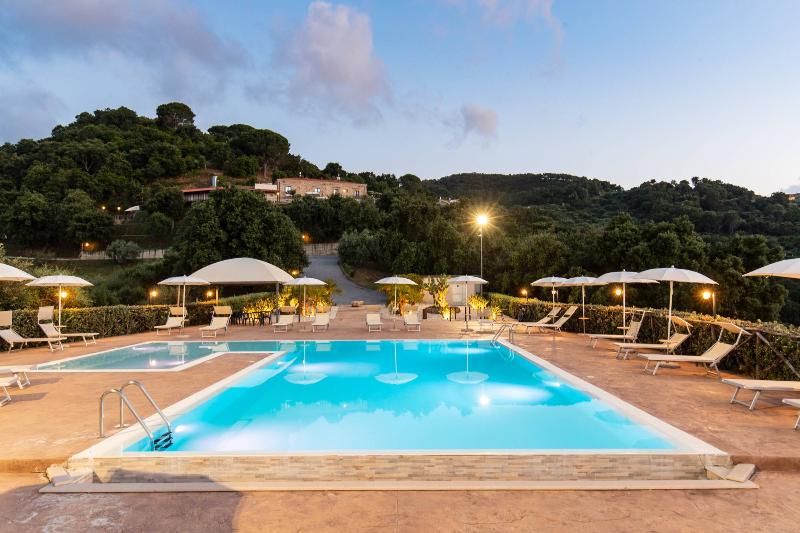 スタンダード４人部屋, Villa Ginevra Resort Agrituristico