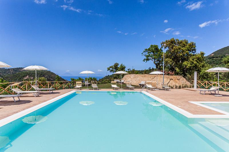 スタンダード４人部屋, Villa Ginevra Resort Agrituristico