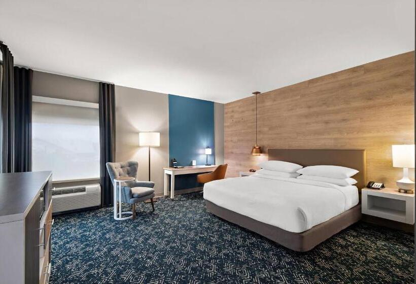 클래식 룸 킹 침대, Four Points By Sheraton Plano