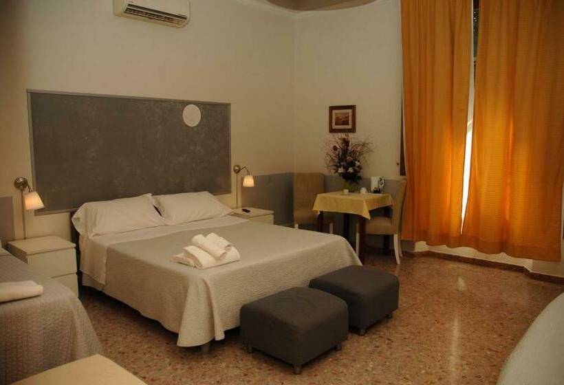 اتاق استاندارد با سرویس بهداشتی مشترک, Melody House