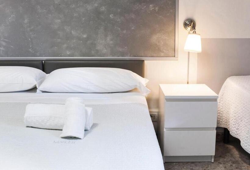 اتاق خانوادگی, Melody House