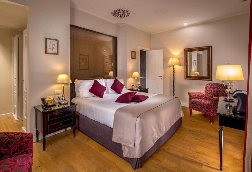 اتاق لوکس, Monte Cenci