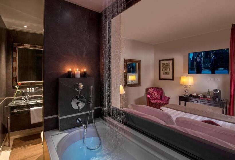 اتاق لوکس, Monte Cenci