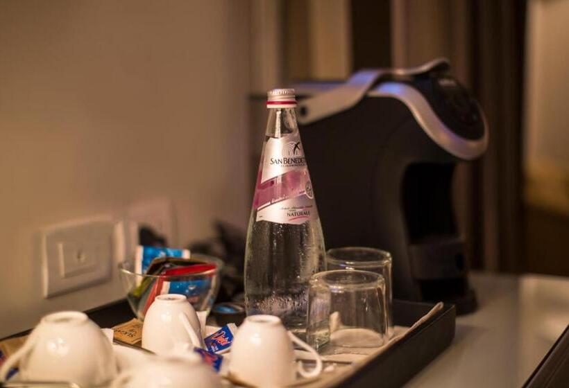 اتاق کلاسیک, Monte Cenci