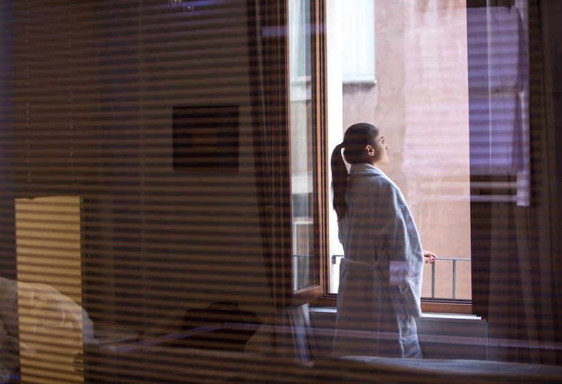 اتاق کلاسیک, Monte Cenci