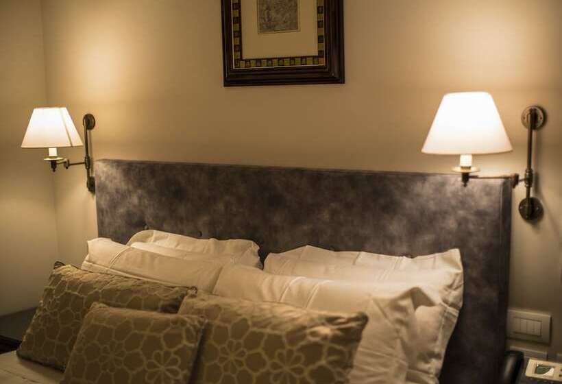 اتاق کلاسیک, Monte Cenci