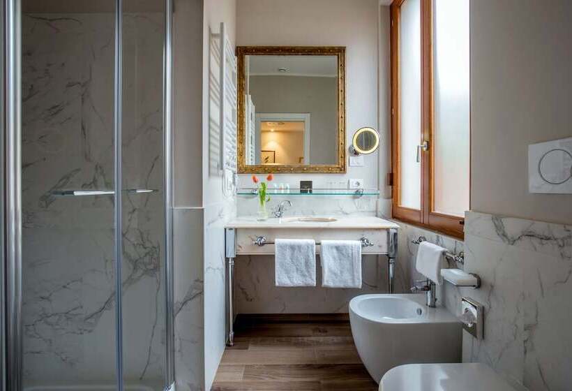 اتاق سوپریور, Monte Cenci