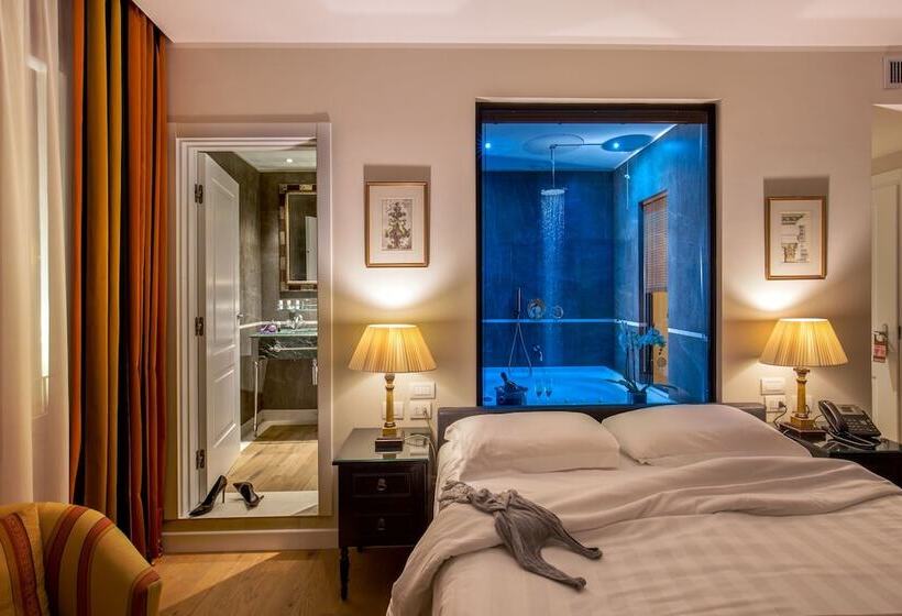 اتاق لوکس, Monte Cenci