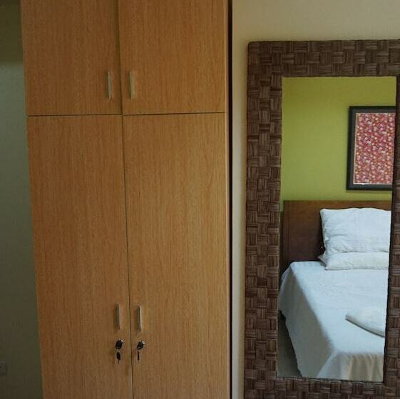 اتاق لوکس, Pacific Park