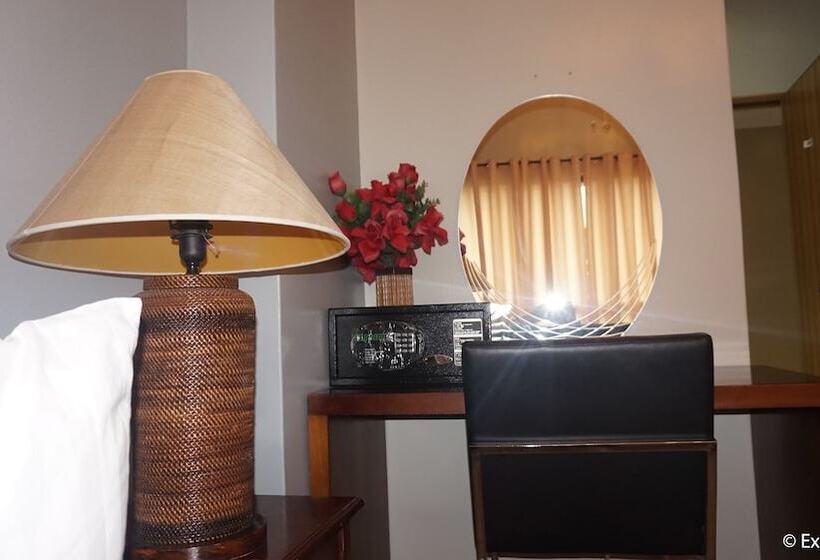 اتاق لوکس, Pacific Park