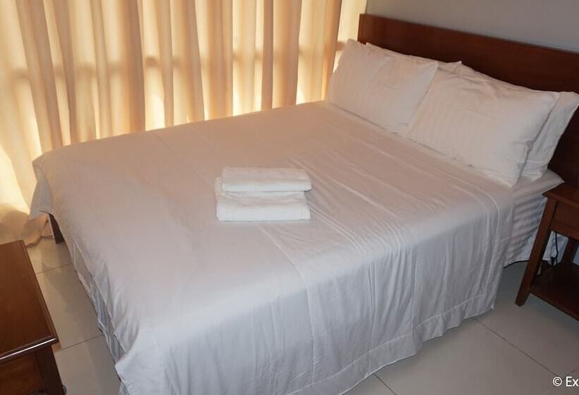 اتاق لوکس, Pacific Park