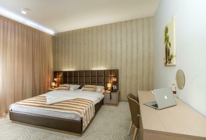 スーペリアールーム, Royal Airport