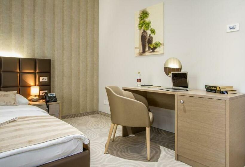 スーペリアールーム, Royal Airport