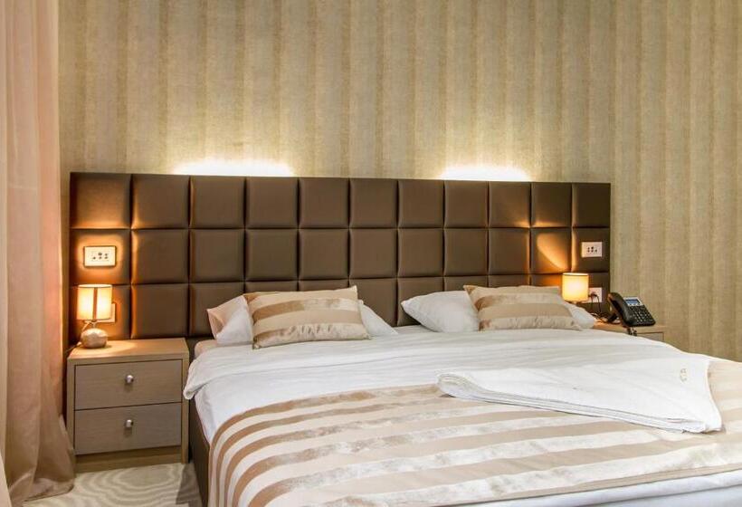 デラックスルーム, Royal Airport