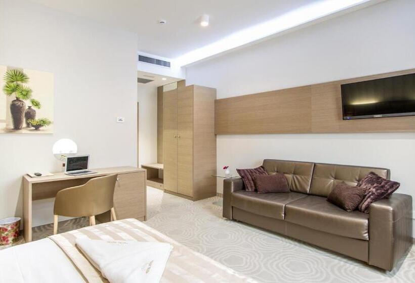 デラックスルーム, Royal Airport