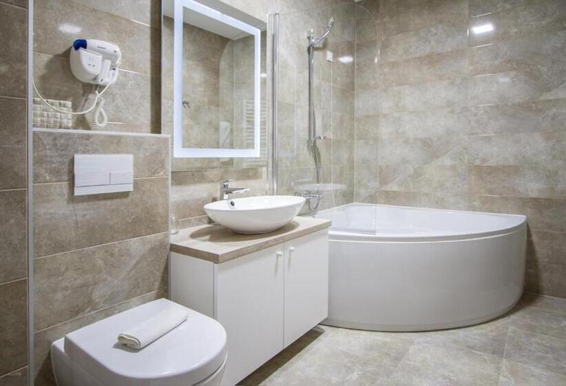 デラックスルーム, Royal Airport