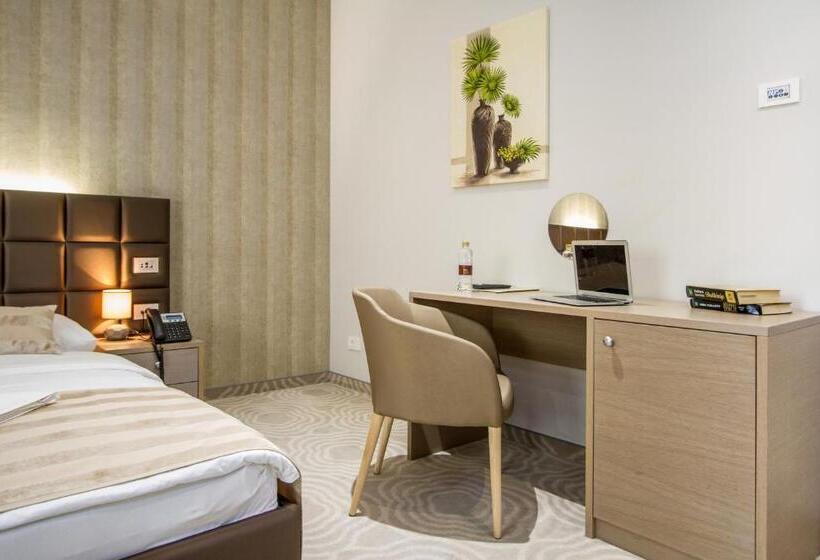 デラックスルーム, Royal Airport