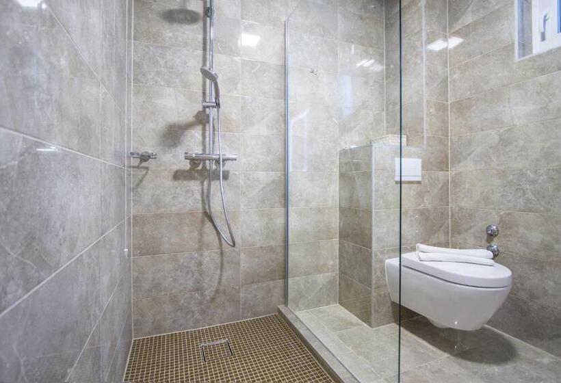 バルコニー付スイート, Royal Airport