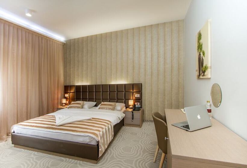 スーペリアールーム, Royal Airport