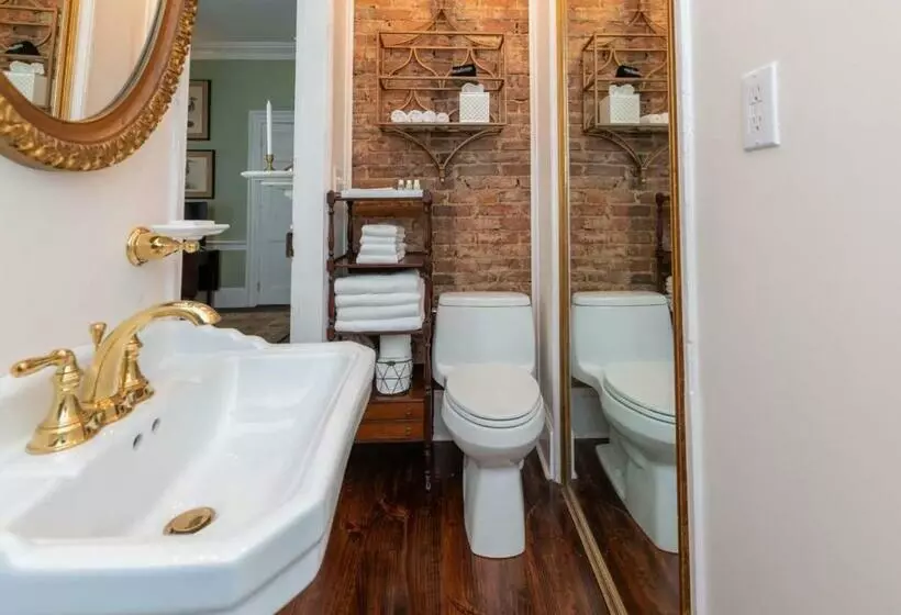 キングサイズベッドのデラックスルーム, Linden   A Historic Bed And Breakfast