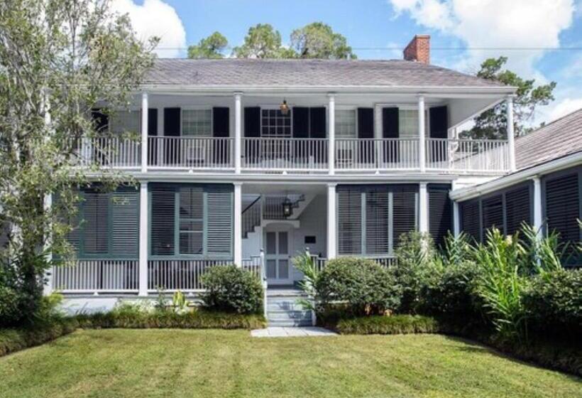 غرفة قياسية سرير كينج, Linden   A Historic Bed And Breakfast