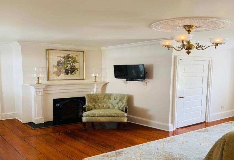 غرفة قياسية سرير كينج, Linden   A Historic Bed And Breakfast