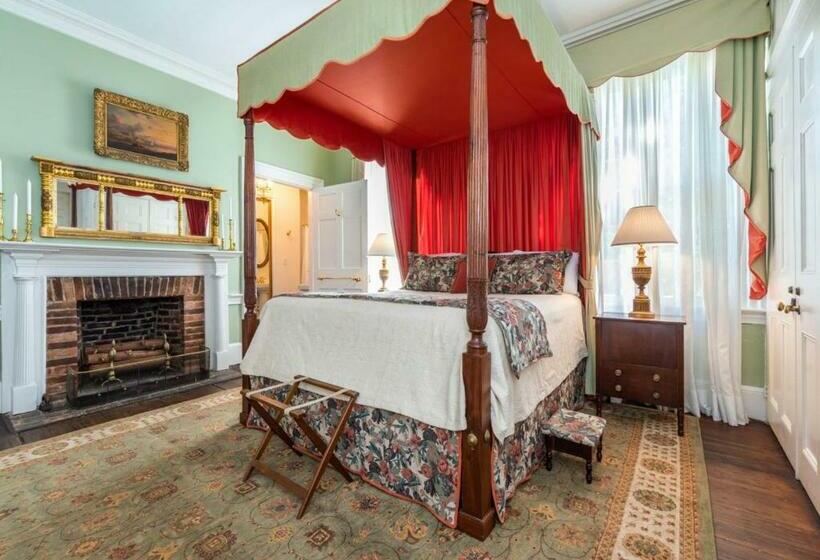 חדר דחוקס עם מיטת קינג, Linden   A Historic Bed And Breakfast