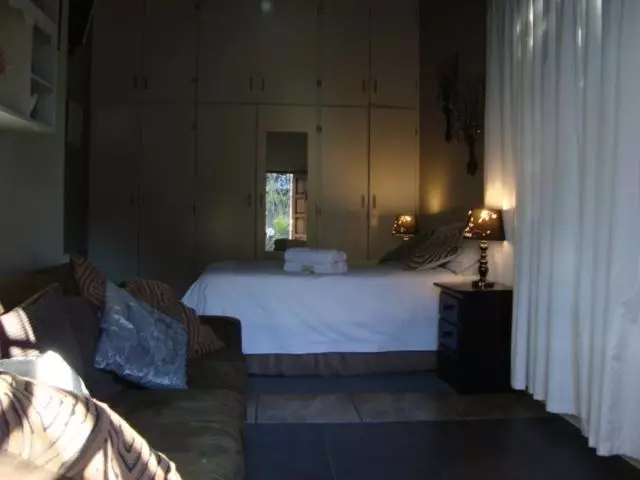Perhehuone Puutarhanäkymä, 44 On Ennis Guest Lodge And Restaurant   No Load Sheddding