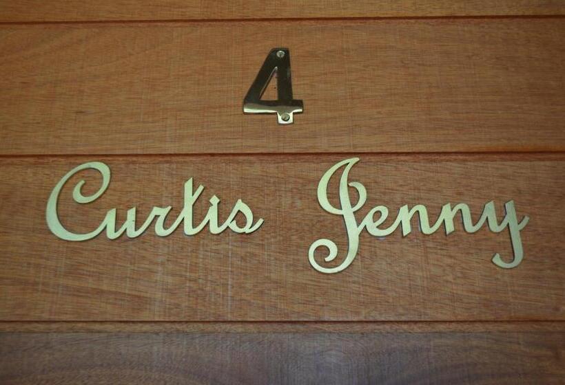 Номер Стандарт, Barnstormers Rest