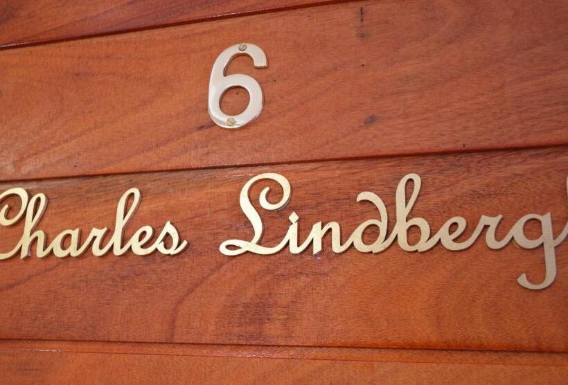 Номер Стандарт, Barnstormers Rest