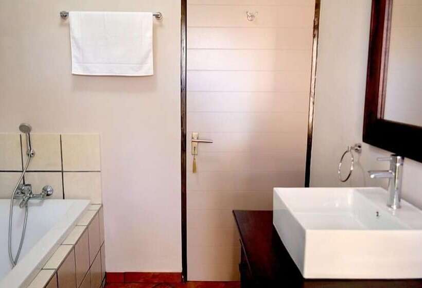 Номер Стандарт, Barnstormers Rest