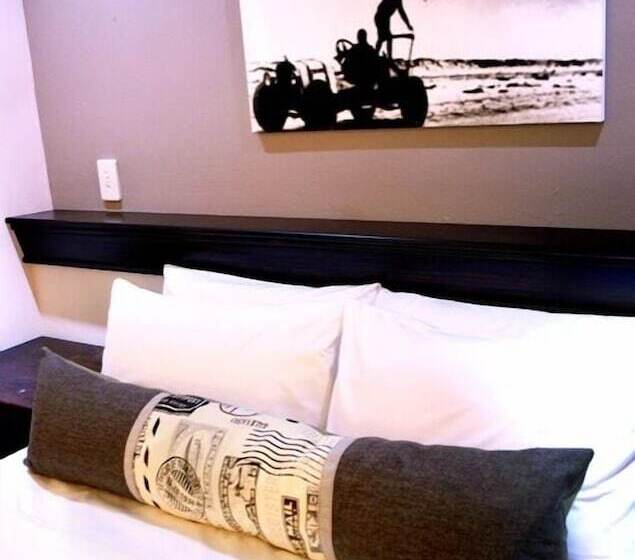 Номер Стандарт, Barnstormers Rest