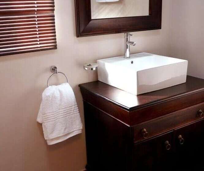 Номер Стандарт, Barnstormers Rest