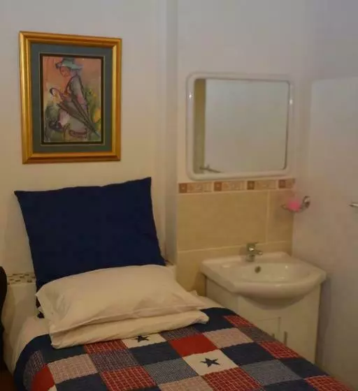 اتاق خانوادگی, Blue Crane Guest House Bloemfontein