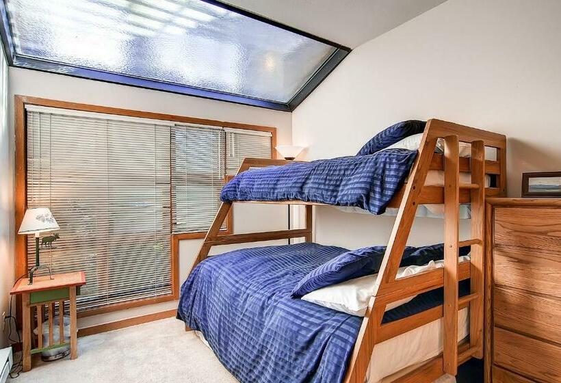 דירת שני חדרים, River Glen Condos By Crmr