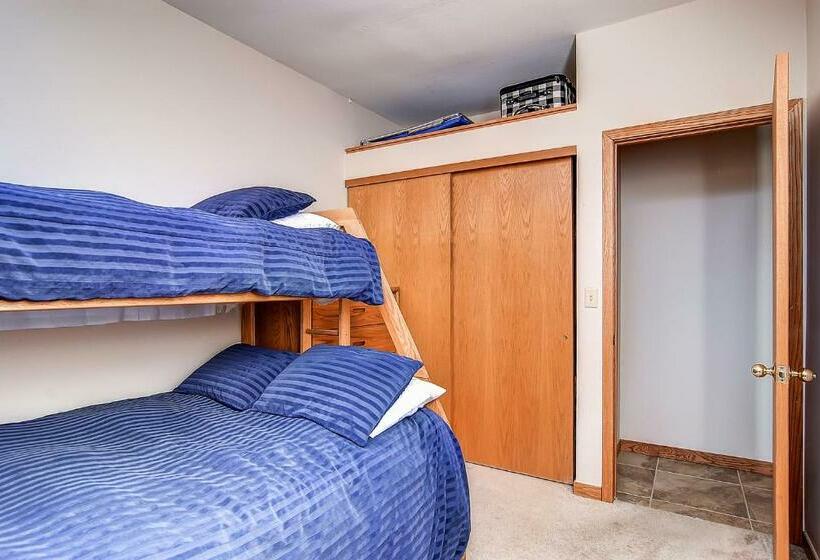 דירת שני חדרים, River Glen Condos By Crmr