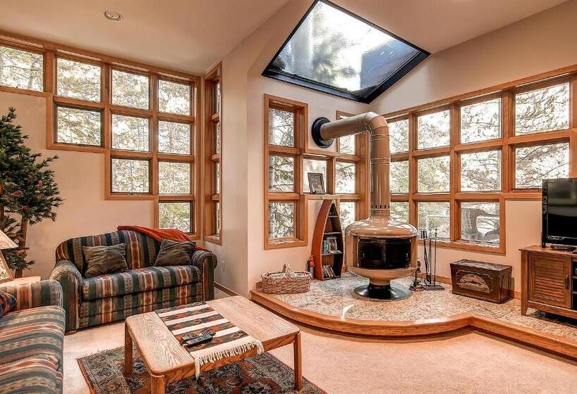 דירת שני חדרים, River Glen Condos By Crmr