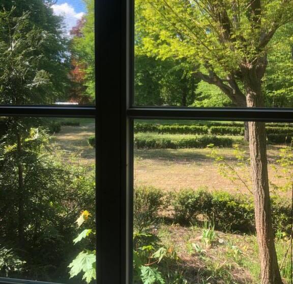 基本间, Internat Schloss Spiegelberg