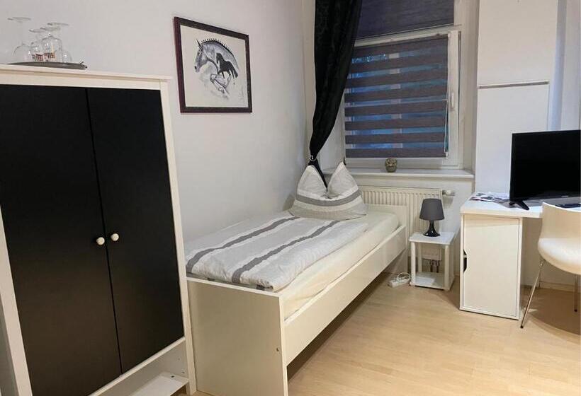 غرفة أساسية, Internat Schloss Spiegelberg