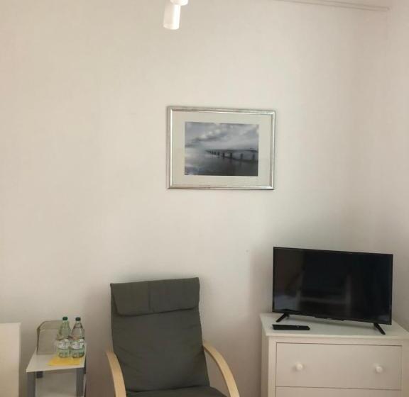 标准三人间, Internat Schloss Spiegelberg