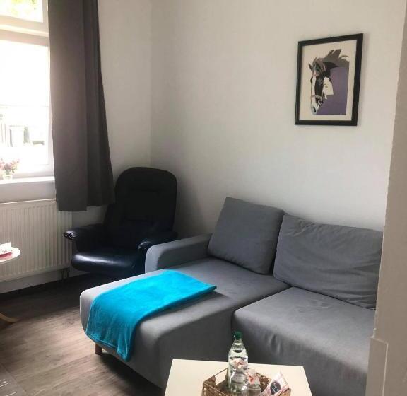 标准间, Internat Schloss Spiegelberg