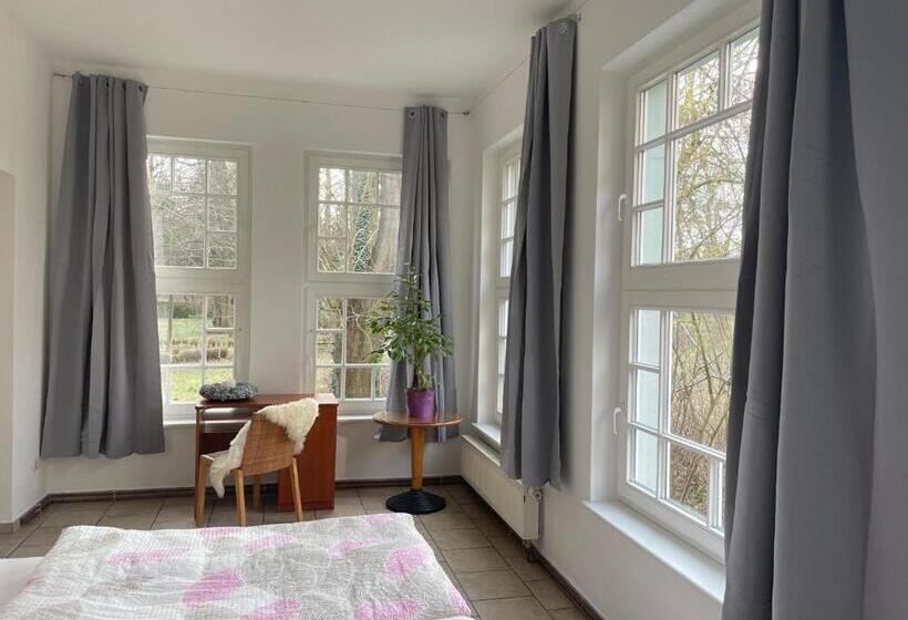 带园景的小型套房, Internat Schloss Spiegelberg