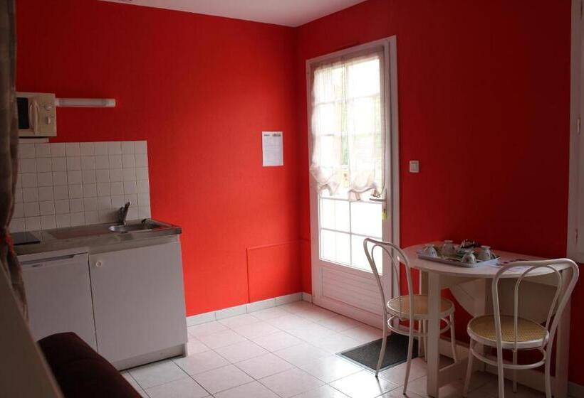 Семейный Номер, La Libaudiere