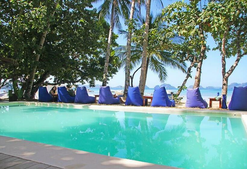 کابین, Last Frontier Beach Resort Adults Only