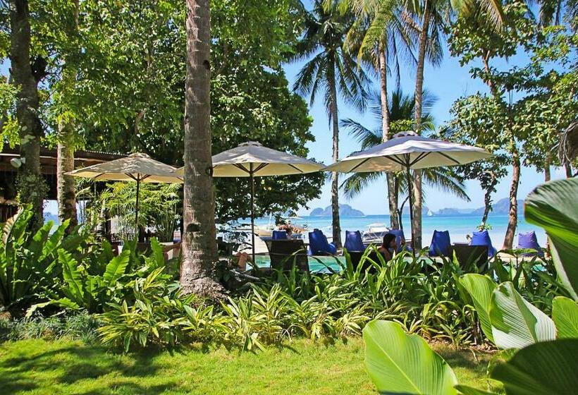 کابین, Last Frontier Beach Resort Adults Only