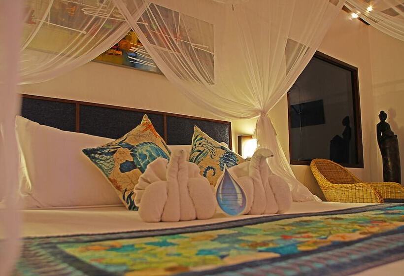 سوییت, Last Frontier Beach Resort Adults Only