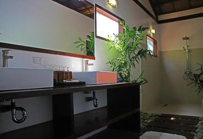 سوییت, Last Frontier Beach Resort Adults Only